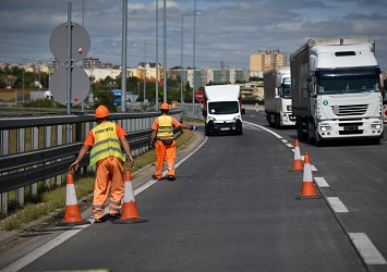 Terelőfal javítás miatt forgalomkorlátozás van az M3-as autópályán Gödöllő és Bag között