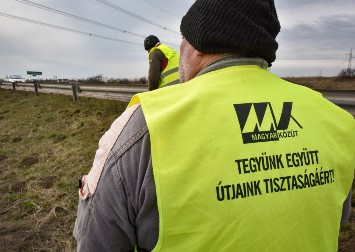 Sikeresen lezajlott a Magyar Közút szemétgyűjtési akciója – közel 1000 tonna út menti hulladékot gyűjtöttek össze az önkéntesek